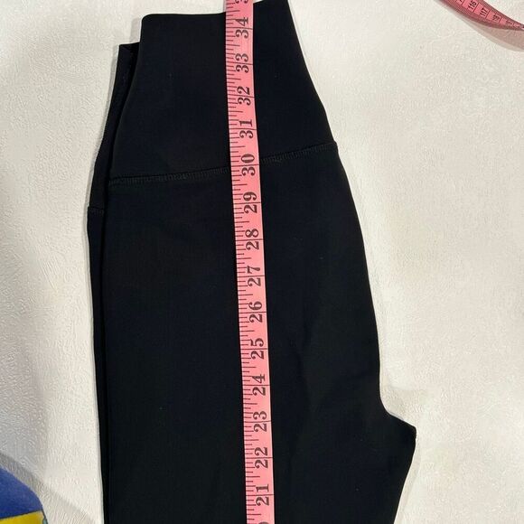 Alo Yoga High Waist Slash Leggings XS Black Cutout Detail - Picture 8 of 9